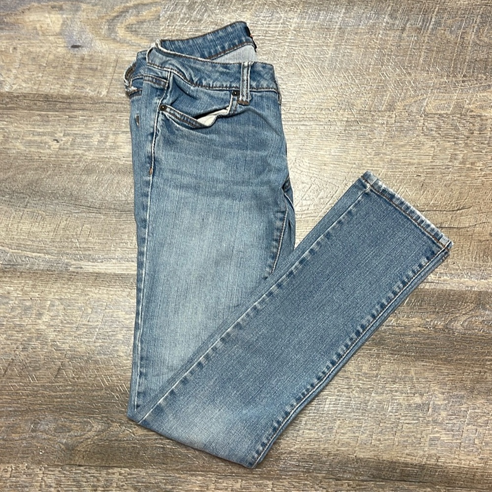 Forever 21 light washed Denim Skinny jeans